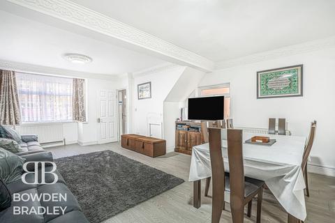 3 bedroom semi-detached house for sale, Walton Road, London, E12