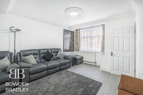 3 bedroom semi-detached house for sale, Walton Road, London, E12
