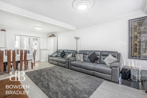 3 bedroom semi-detached house for sale, Walton Road, London, E12