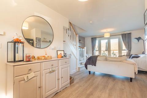 2 bedroom semi-detached house for sale, Hebble Close, Clayton, Bradford, West Yorkshire, BD14