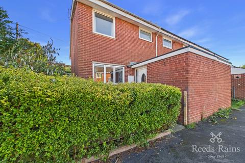3 bedroom end of terrace house for sale, Madehurst Gardens, South Yorkshire S2