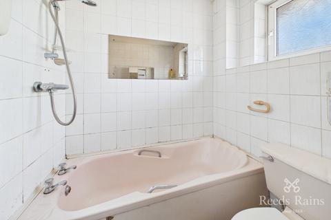 3 bedroom end of terrace house for sale, Madehurst Gardens, South Yorkshire S2