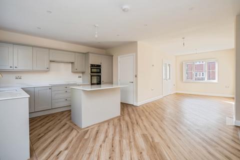 3 bedroom detached house for sale, Orchard Close, Bosham, Chichester, West Sussex, PO18