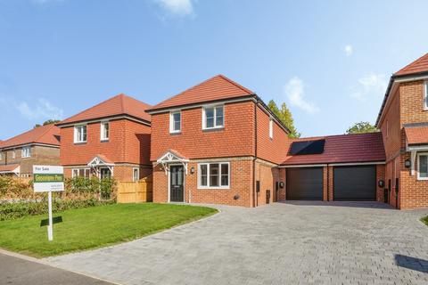 3 bedroom link detached house for sale, Orchard Close, Bosham, Chichester, West Sussex, PO18