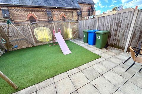 3 bedroom terraced house for sale, Moorland Road, East Yorkshire DN14