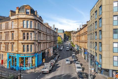 3 bedroom flat for sale