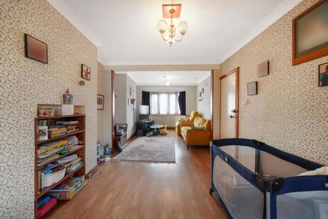 3 bedroom end of terrace house for sale, Warden Avenue, Harrow, Harrow, HA2 9LW