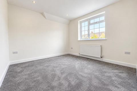 5 bedroom semi-detached house for sale, St. Georges Crescent, Slough