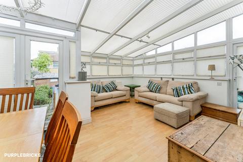 undefined, Weirdale Avenue, London, N20