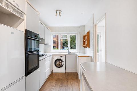 2 bedroom maisonette for sale, Cedar Gardens, Sutton