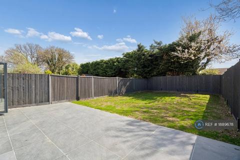4 bedroom semi-detached house to rent, Brays Meadow, Amersham, HP6