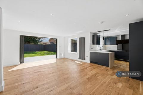 4 bedroom semi-detached house to rent, Brays Meadow, Amersham, HP6