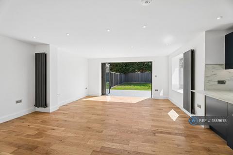 4 bedroom semi-detached house to rent, Brays Meadow, Amersham, HP6