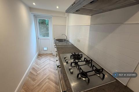 3 bedroom terraced house to rent, Vallis Road, Frome, BA11