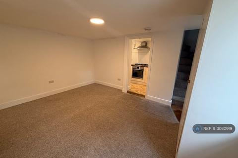 3 bedroom terraced house to rent, Vallis Road, Frome, BA11