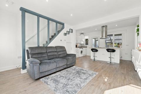 2 bedroom terraced house for sale, Hatch Road, Pilgrims Hatch, CM15