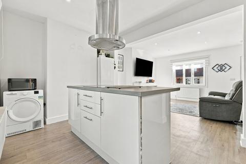 2 bedroom terraced house for sale, Hatch Road, Pilgrims Hatch, CM15
