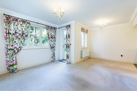2 bedroom ground floor flat for sale, The Square, Dringhouses, York, YO24 1UR