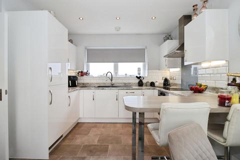 2 bedroom flat for sale, Brick Hill Way, Patchway, Bristol, BS34
