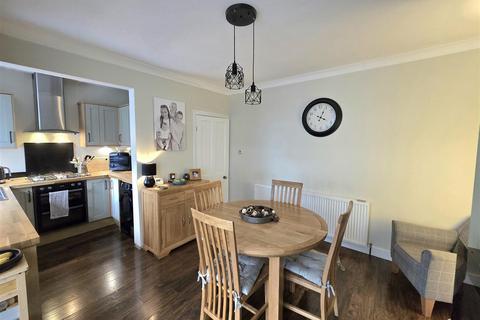 3 bedroom semi-detached house for sale, Bywell Road, Dewsbury WF12