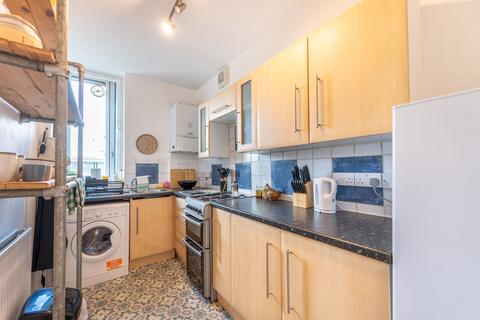 1 bedroom flat to rent, Gloucester Terrace, Bayswater, London, W2