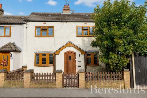 3 bedroom end of terrace house for sale, Hatch Road, Pilgrims Hatch, CM15