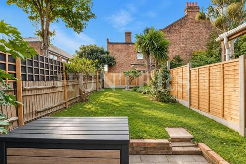 undefined, Hanover Road, London, N15