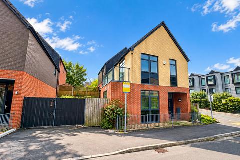 3 bedroom semi-detached house to rent, Coppersmith Road, Manchester, M4