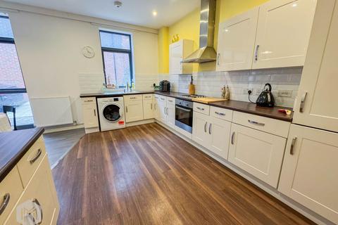 3 bedroom semi-detached house to rent, Coppersmith Road, Manchester, M4