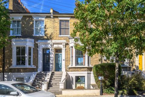 3 bedroom terraced house for sale, Southborough Road, London, E9