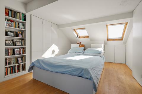 3 bedroom terraced house for sale, Southborough Road, London, E9