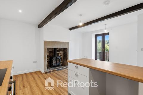 2 bedroom cottage for sale, Penistone Road, Kirkburton, HD8 0RB