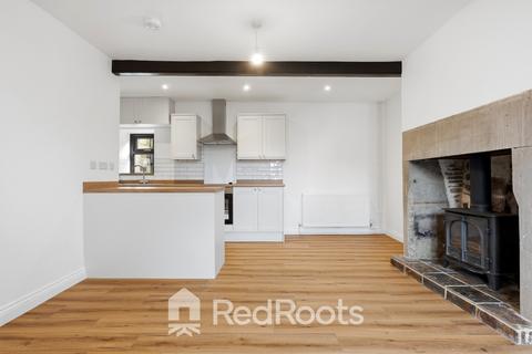 2 bedroom cottage for sale, Penistone Road, Kirkburton, HD8 0RB