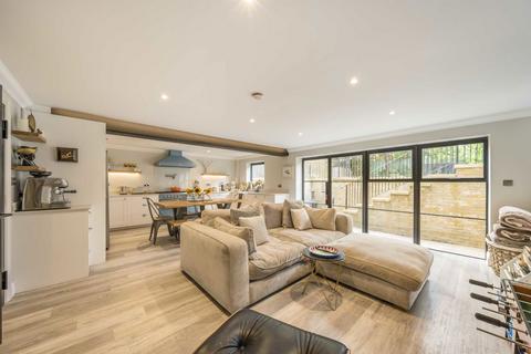 4 bedroom semi-detached house for sale, Feltham Avenue, East Molesey KT8