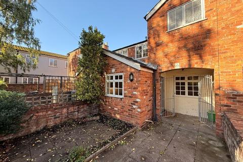 2 bedroom terraced house to rent, Victoria St, Crewe