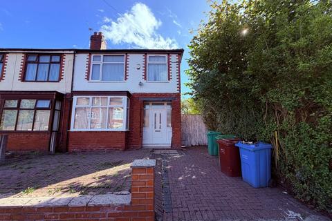 3 bedroom semi-detached house to rent, Moss Bank, Manchester