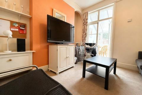4 bedroom end of terrace house to rent, Elmside, Exeter EX4