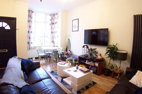 4 bedroom terraced house to rent, Beechwood Mount, Leeds LS4