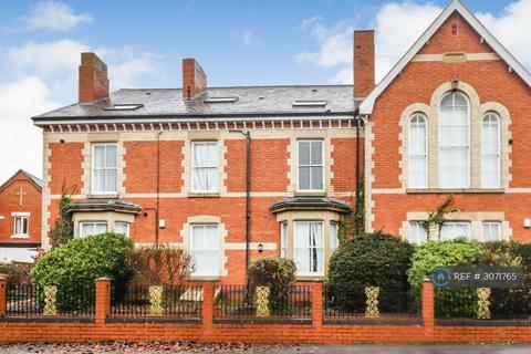 2 bedroom flat to rent, Queens Park House, Oswestry, SY11