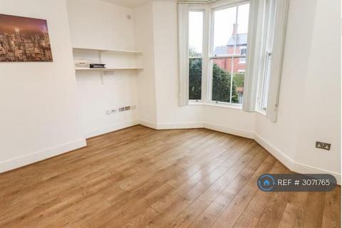 2 bedroom flat to rent, Queens Park House, Oswestry, SY11