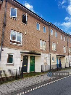 4 bedroom terraced house to rent, Augusta Court, Exeter, EX1
