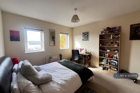 4 bedroom terraced house to rent, Augusta Court, Exeter, EX1