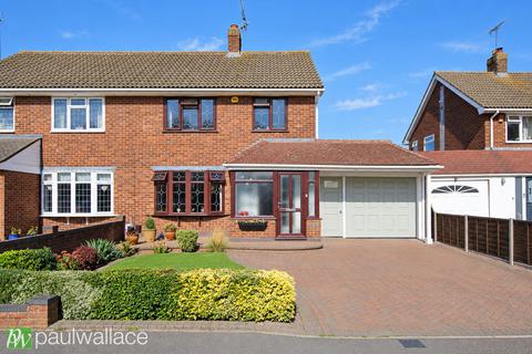 3 bedroom semi-detached house for sale, Field Way, Hoddesdon|Generous Plot|Extended|Complete Chain