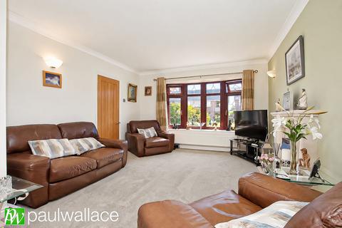 3 bedroom semi-detached house for sale, Field Way, Hoddesdon|Generous Plot|Extended|Complete Chain