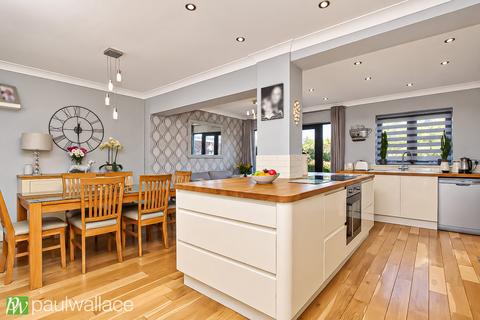 3 bedroom semi-detached house for sale, Field Way, Hoddesdon|Generous Plot|Extended|Complete Chain