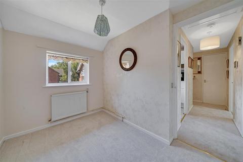 2 bedroom apartment for sale, Chichester Close, Hampton