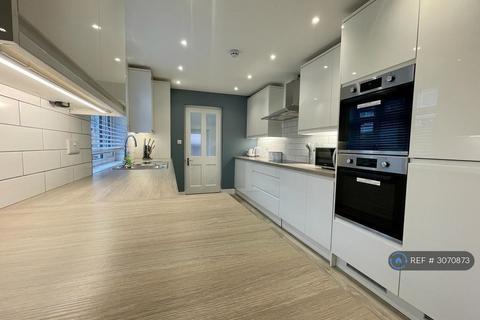 6 bedroom end of terrace house to rent, St. Katherines Road, Exeter, EX4