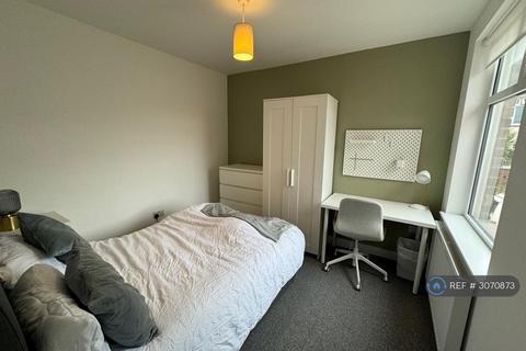 6 bedroom end of terrace house to rent, St. Katherines Road, Exeter, EX4