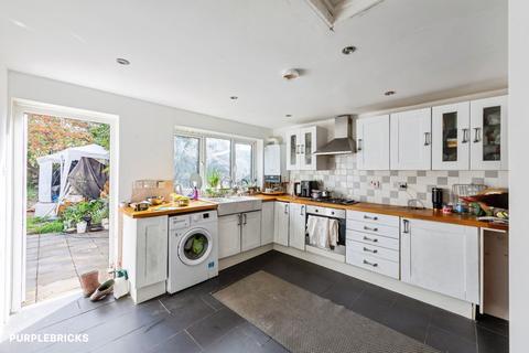 5 bedroom end of terrace house for sale, Lansdowne Road, Ilford, IG3