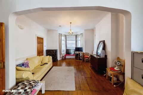 5 bedroom end of terrace house for sale, Lansdowne Road, Ilford, IG3